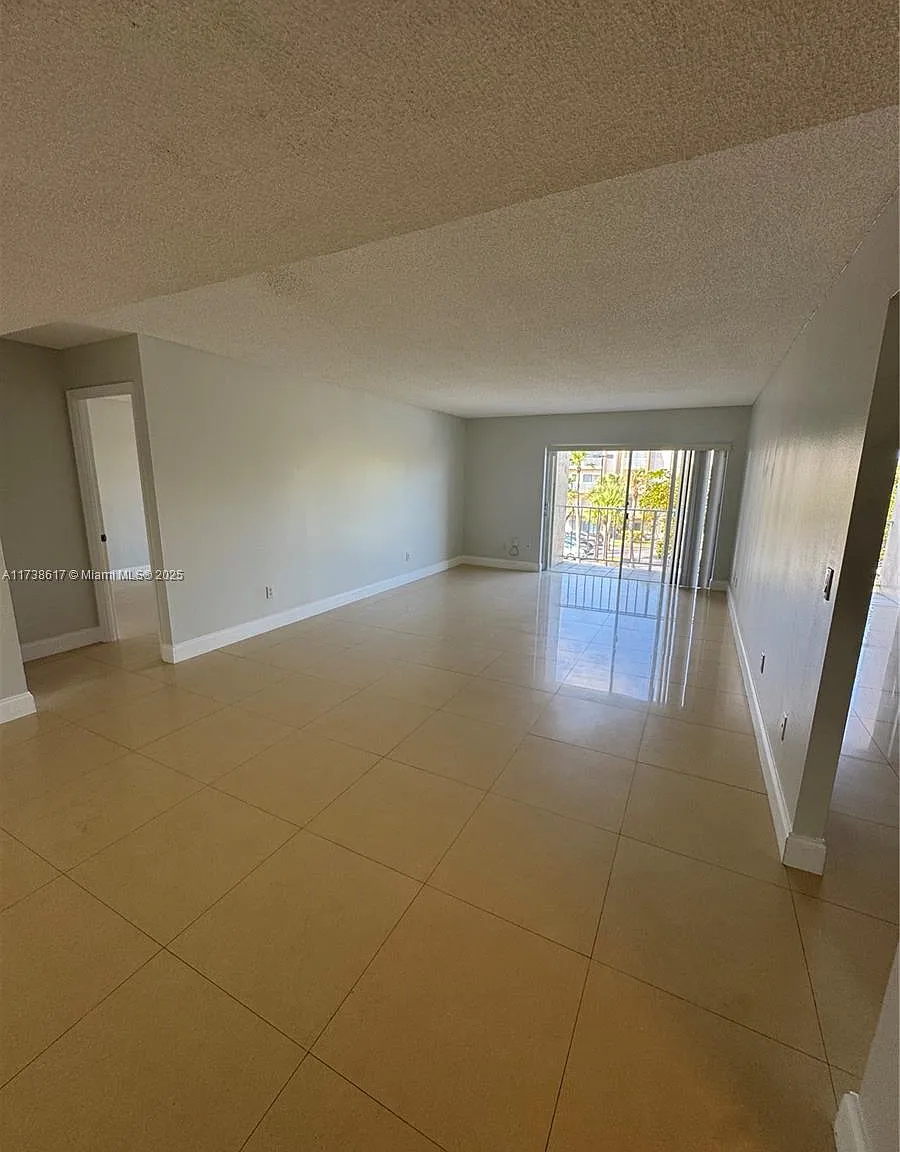 2 bed, 2.0 bath, $2,400 — Photo 2
