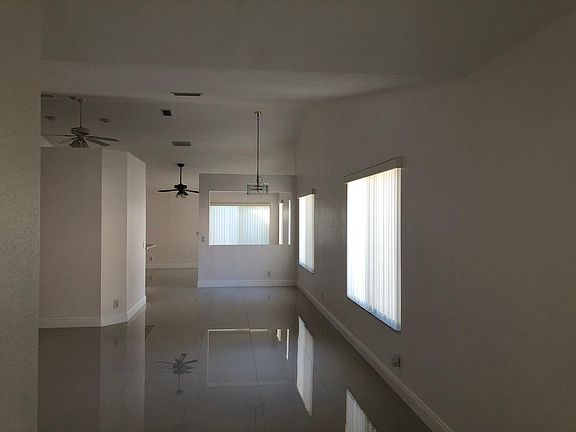 5th image of 4426 Dogwood Cir