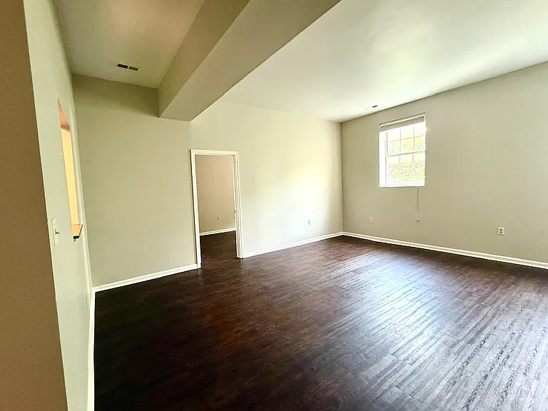 Vernon Homes — Photo 31