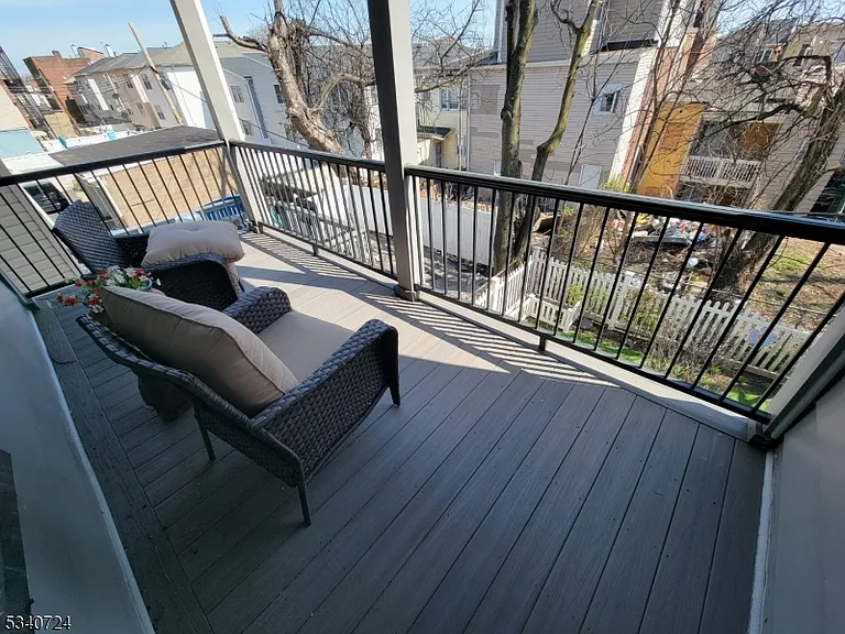 201 Clifton Ave — Photo 3