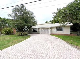 7700 W Lake Dr, Lake Clarke Shores, FL 33406