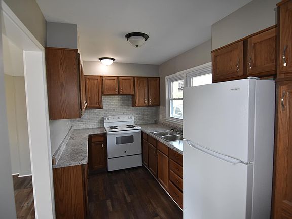 2nd image of 158 Panther St