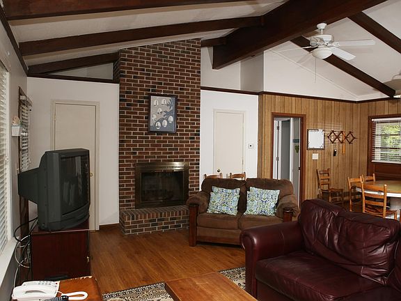 5th image of 201 Gales Shore Cir