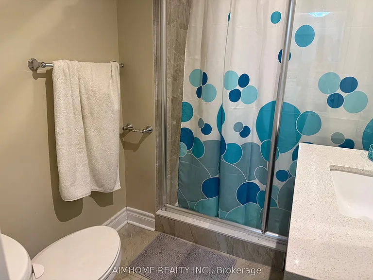 72 La Rose Ave #3 — Photo 9