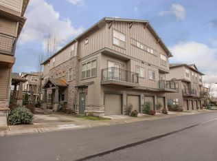 626 NE Newstead Ln, Hillsboro, OR 97006