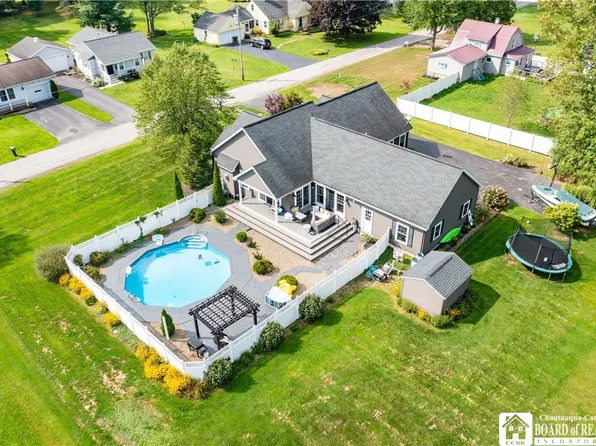 2884 Bentley Ave, Jamestown, NY 14701