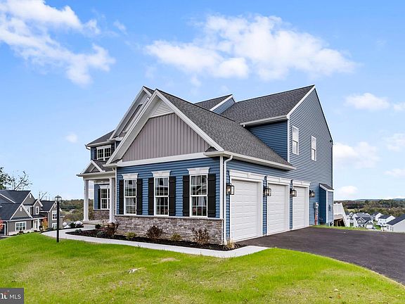 3rd image of 4487 Continental Dr