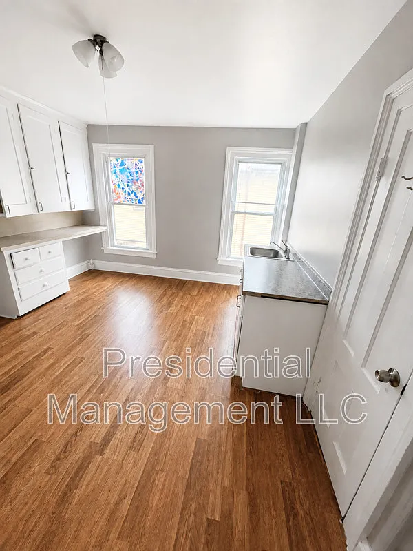 1 bed, 1.0 bath, $1,125 — Photo 2