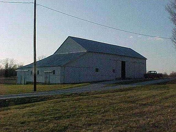 6900 W 725 White Barn