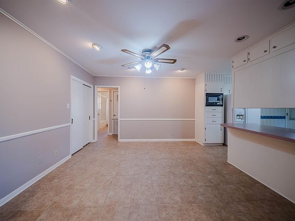 4th image of 111 Alderman Dr