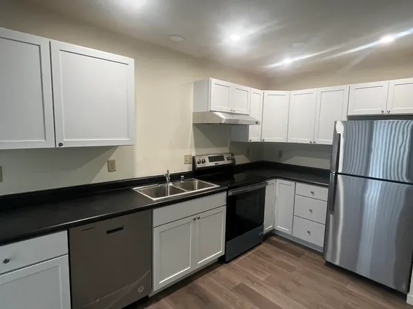 212 E Bluff St, Madison, WI 53705