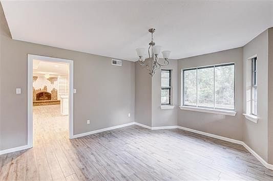 5th image of 3020 NE Kingsbriar Dr