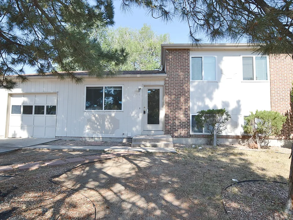 316 Poe Pl