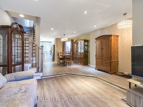3rd image of 442 Crawford St