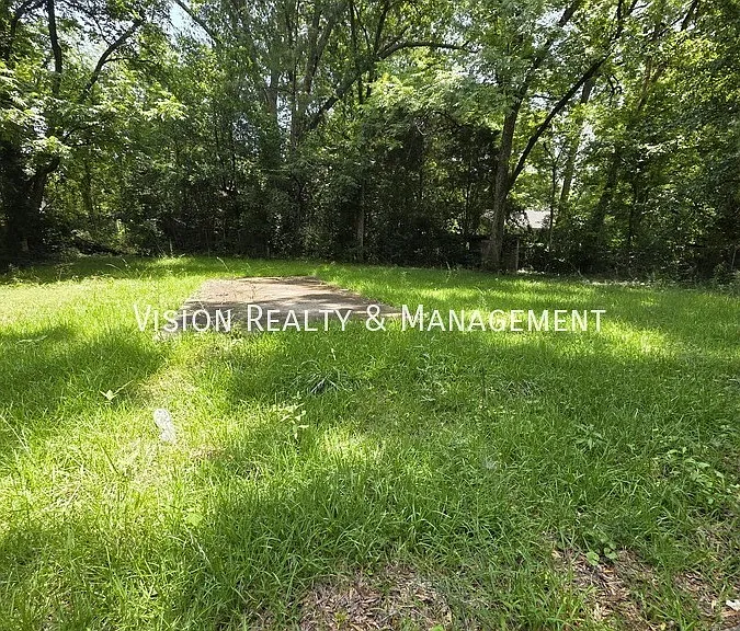 1303 Elm St — Photo 7
