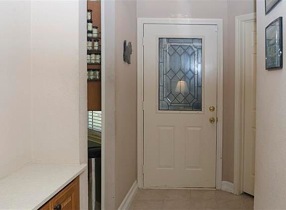 4th image of 4716 Village Oak Dr
