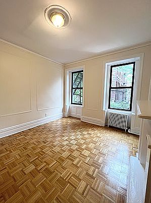 1st image of 122 Macdougal St APT 6