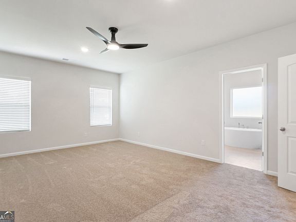2nd image of 33 Faulkner Cir