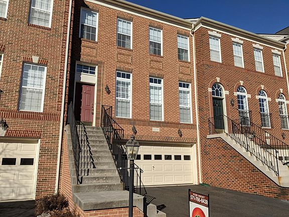 3rd image of 22031 Avonworth Sq