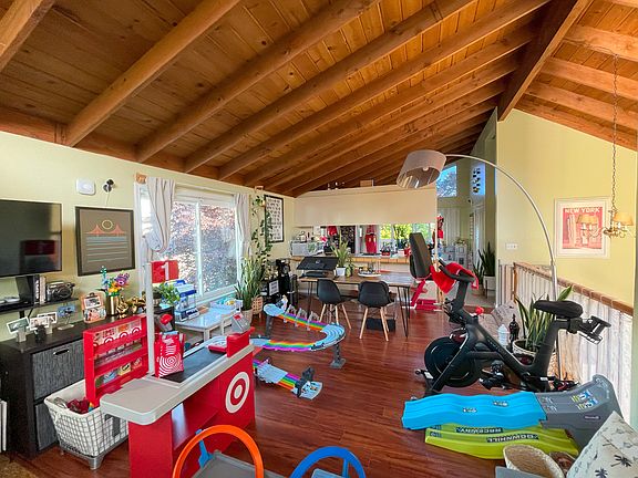 Living Room (Upstairs)