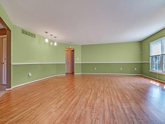 4th image of 1506 Buckingham Cir