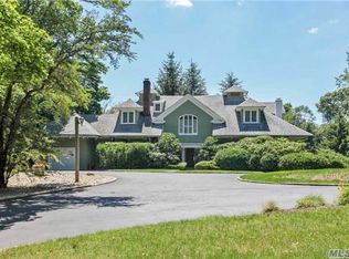 195 Sands Point Rd, Port Washington, NY 11050