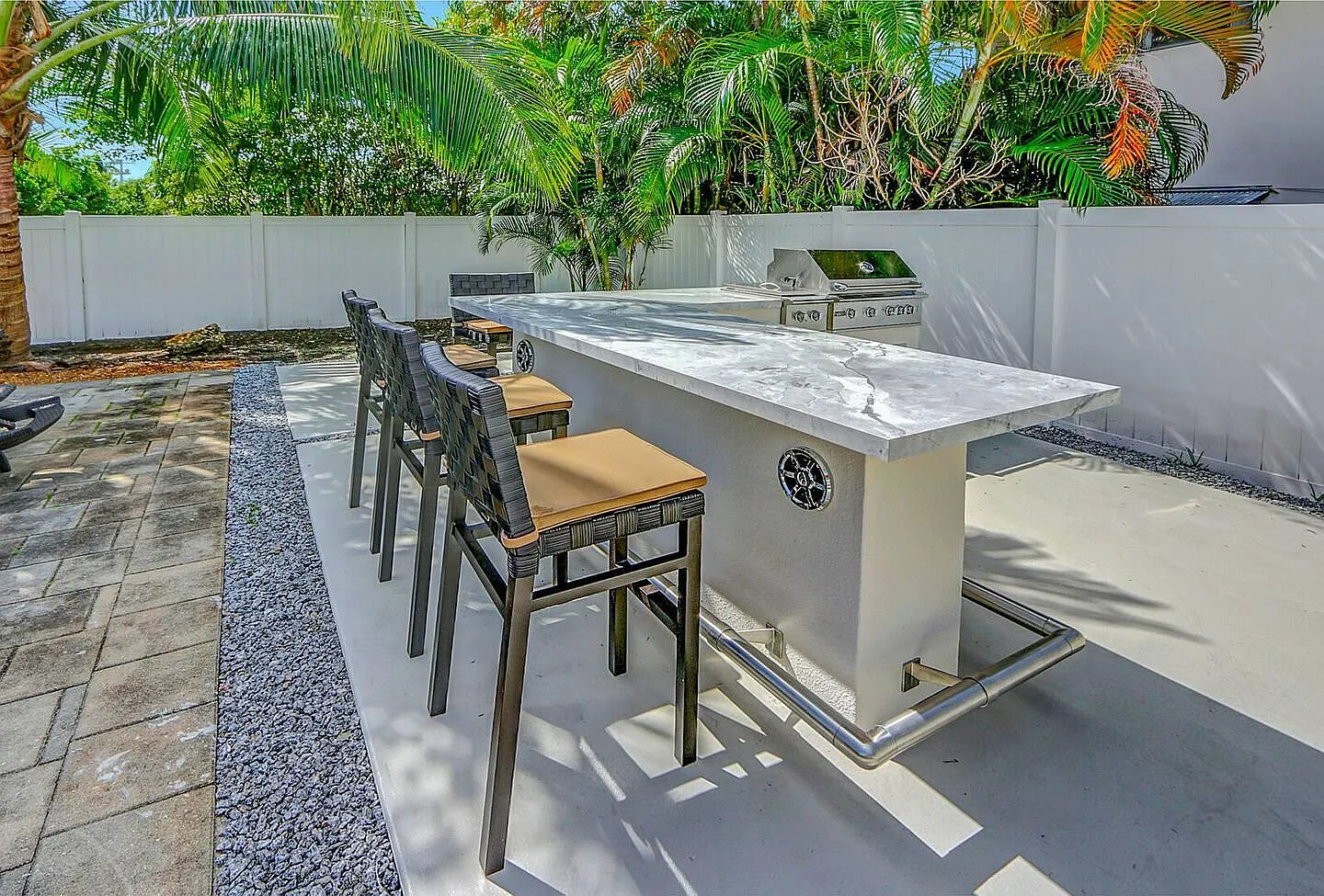 2 bed, 2.0 bath, 1000 sqft, $2,600 — Photo 1