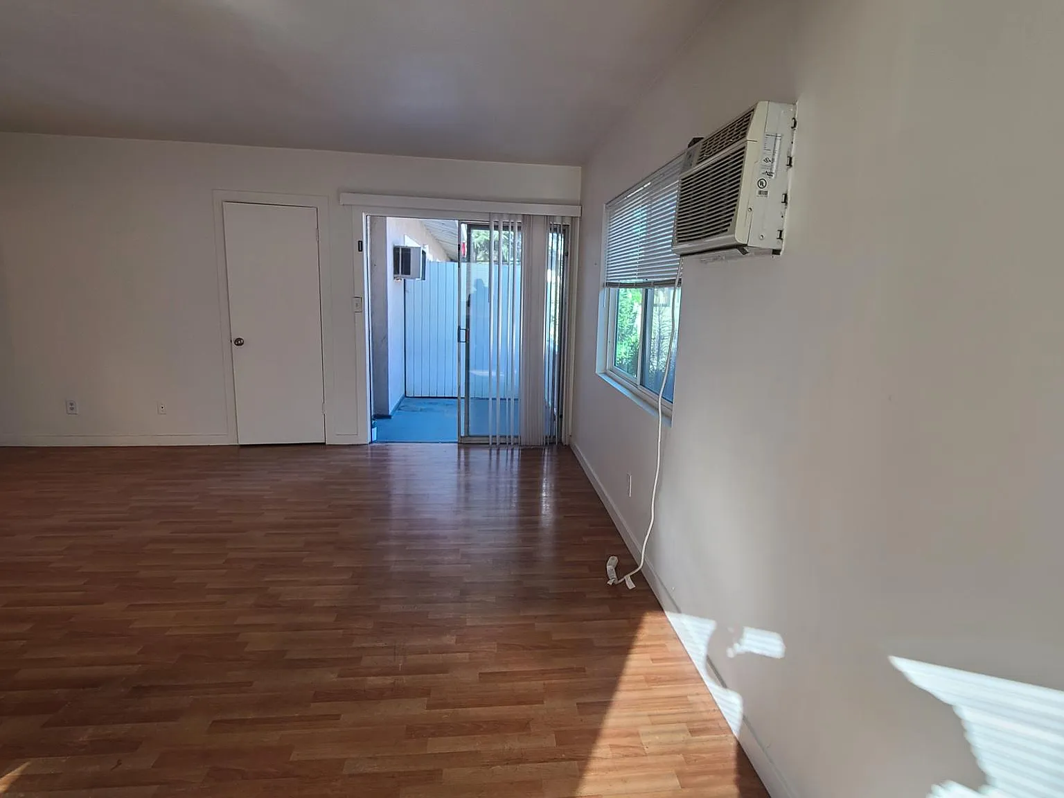 2 bed, 1100 sqft, $2,250 — Photo 3