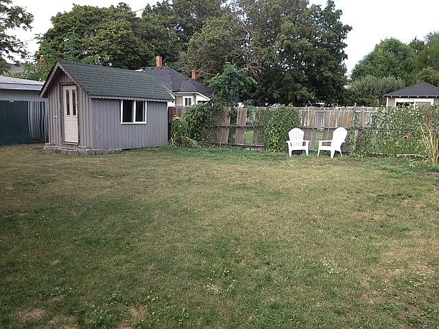 2nd image of 2211 E Mission Ave