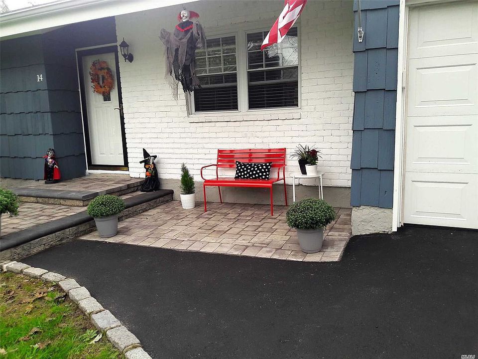 1st image of 14 Loughlin Dr