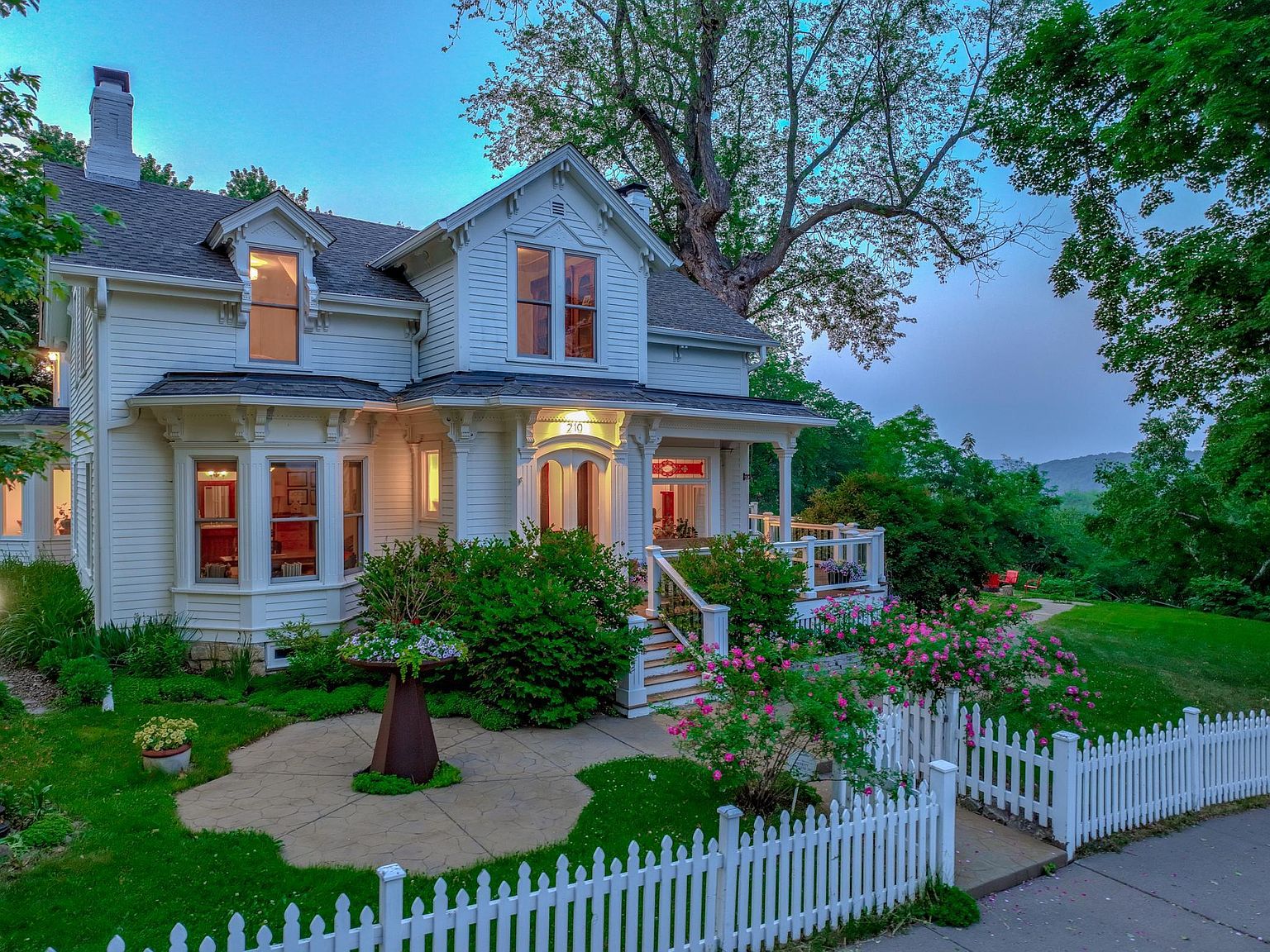 210 Laurel St E, Stillwater, MN 55082 Zillow