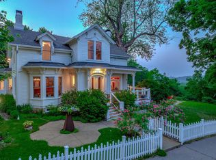 210 Laurel St E, Stillwater, MN 55082