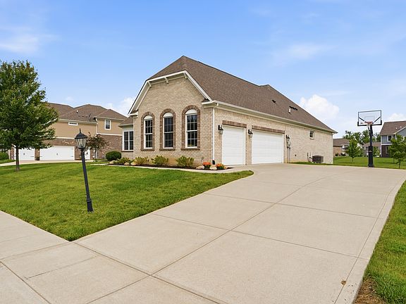 3rd image of 5218 Sweetwater Dr
