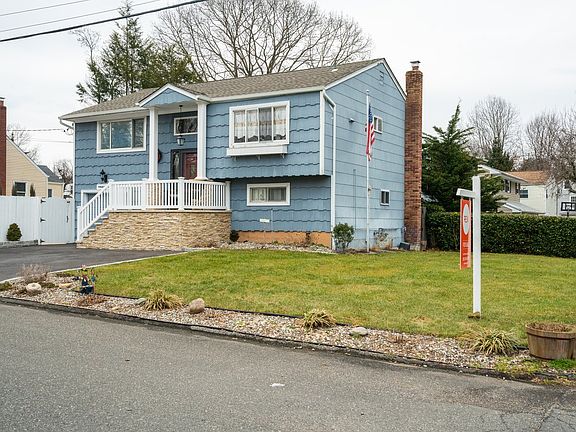 2nd image of 22 Miller Pl