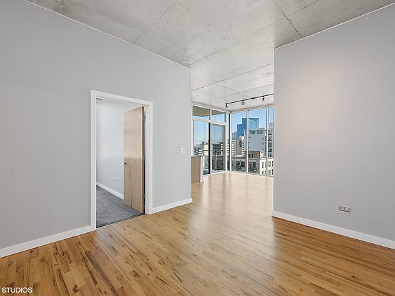 4th image of 1720 S Michigan Ave APT 1008