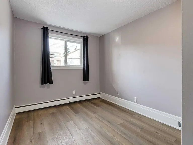 1817 N 11th Ave SW #202 — Photo 15