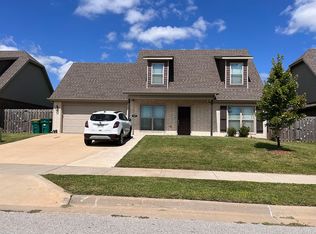 407 Laurel Ave, Rogers, AR 72758