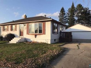 1917 E 31st St, Hibbing, MN 55746