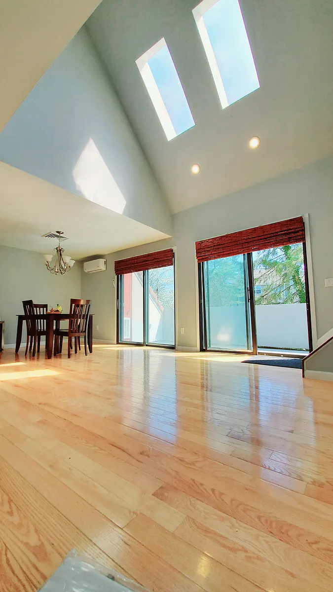 Building Photo - 14 Cerone Ct
