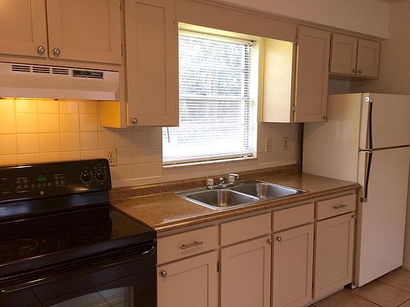 3rd image of 37222 Clinton Ave APT 3