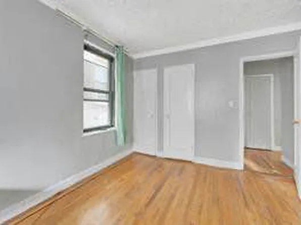 2025 Valentine Avenue image 12 of 13