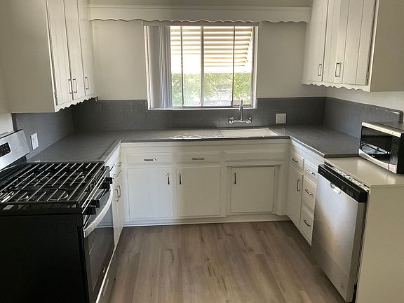 3rd image of 4525 Murietta Ave APT 23