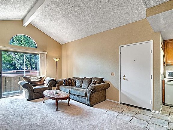 4th image of 22795 Lakeway Dr Unit 520