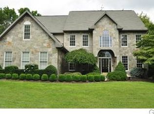 4227 Hill Terrace Dr, Sinking Spring, PA 19608