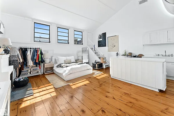 Rented by Brown Harris Stevens | media 24