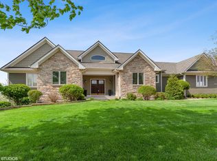 414 Meadow Vw, Burlington, IL 60109