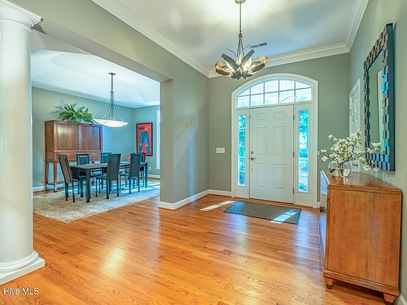 3rd image of 80 Lakewood Drive