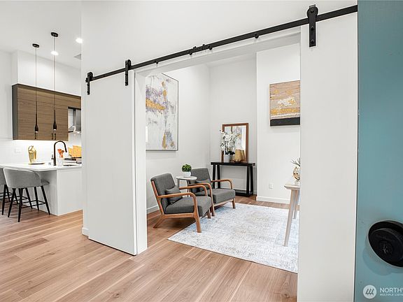 4th image of 13024 Corliss Avenue N