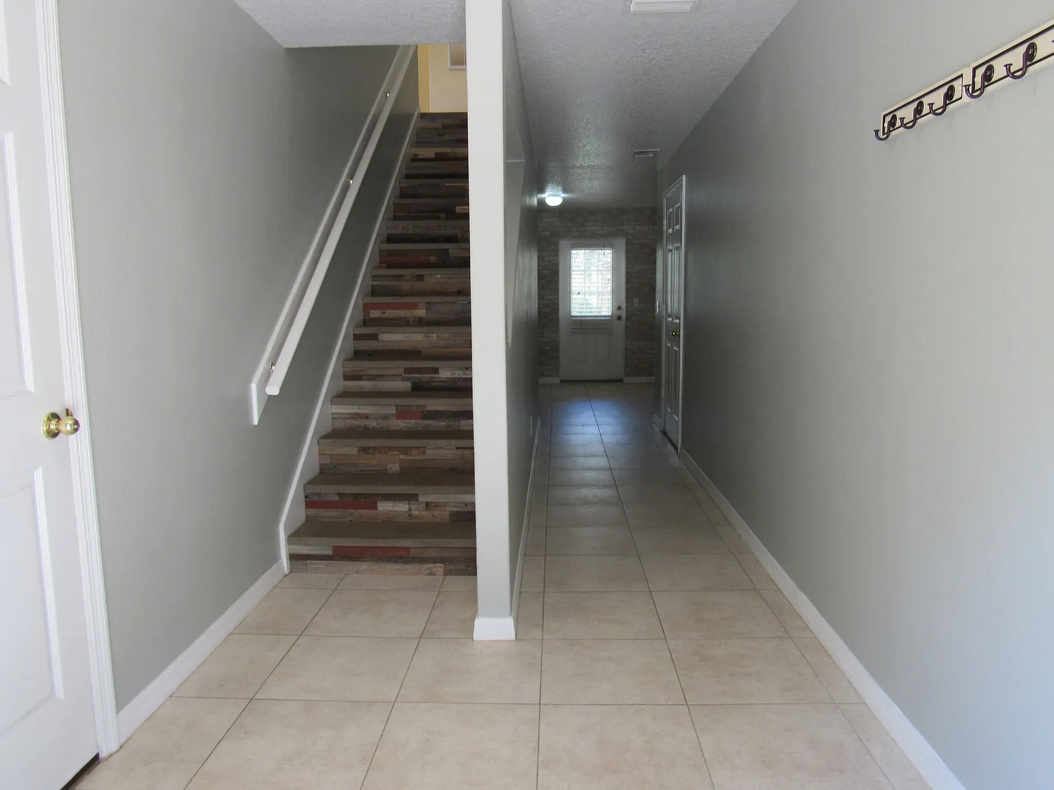 NSB 2 bed, 2 bath with a bonus room, large fenced yard, pet friendly — Photo 2