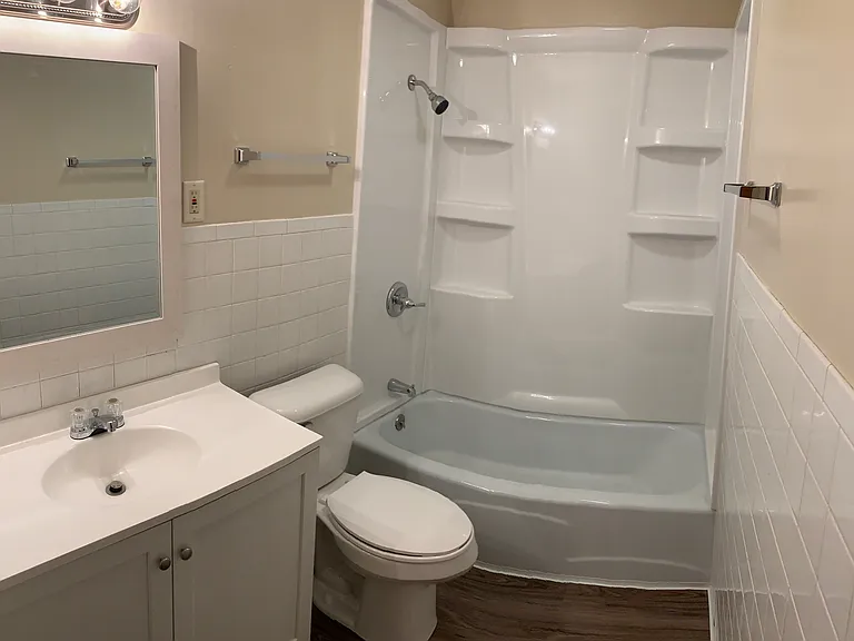 350 2nd Ave E #2 — Photo 4